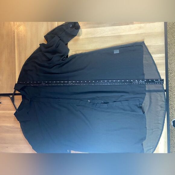 Sheer button down‎ - Picture 3 of 5